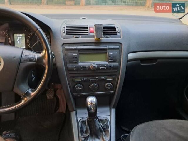 Шкода Октавия 2006 в Черкассах на Automoto.ua Синий Шкода Октавия, объемом двигателя 1.98 л и пробегом 217 тыс. км за 5200 $, фото 8 на Automoto.ua
