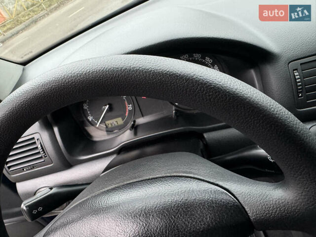 Синий Шкода Октавия, объемом двигателя 1.6 л и пробегом 258 тыс. км за 5350 $, фото 31 на Automoto.ua