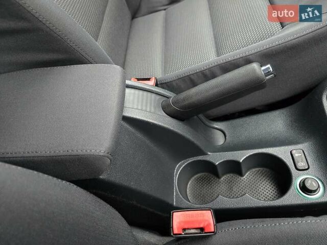 Синій Шкода Октавія, об'ємом двигуна 1.6 л та пробігом 194 тис. км за 6500 $, фото 73 на Automoto.ua