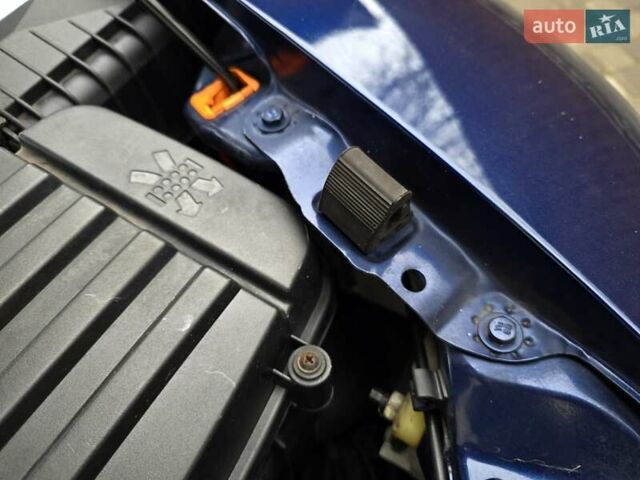 Синій Шкода Октавія, об'ємом двигуна 1.6 л та пробігом 194 тис. км за 6500 $, фото 149 на Automoto.ua