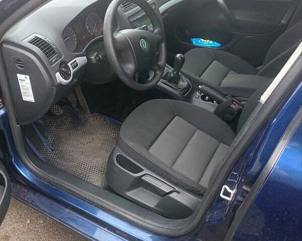 Синий Шкода Октавия, объемом двигателя 1.6 л и пробегом 208 тыс. км за 6500 $, фото 13 на Automoto.ua