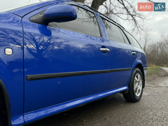 Синий Шкода Октавия, объемом двигателя 1.6 л и пробегом 258 тыс. км за 5350 $, фото 3 на Automoto.ua