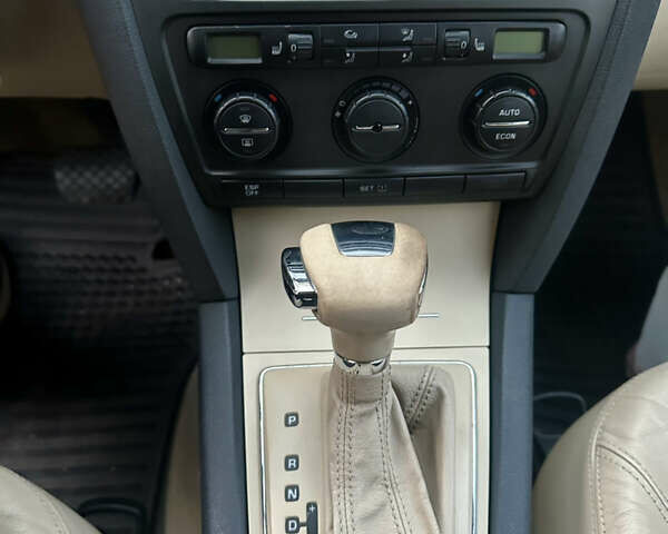 Синий Шкода Октавия, объемом двигателя 2 л и пробегом 232 тыс. км за 6899 $, фото 38 на Automoto.ua