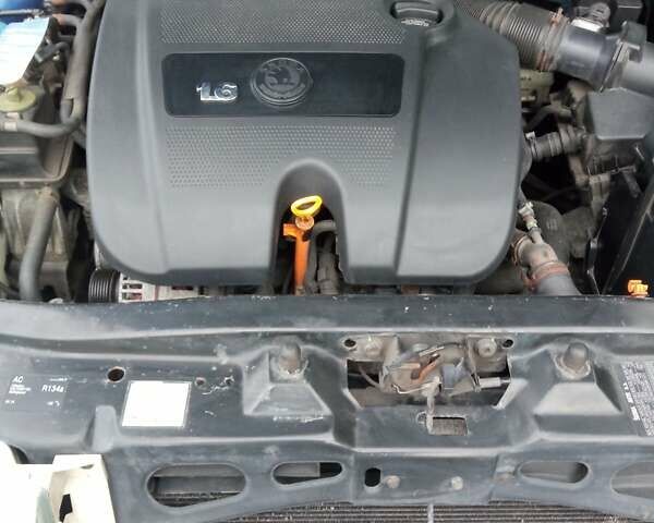 Синій Шкода Октавія, об'ємом двигуна 1.6 л та пробігом 204 тис. км за 5100 $, фото 60 на Automoto.ua