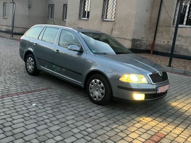 Синий Шкода Октавия, объемом двигателя 1.6 л и пробегом 230 тыс. км за 5450 $, фото 1 на Automoto.ua