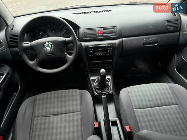 Синий Шкода Октавия, объемом двигателя 1.6 л и пробегом 258 тыс. км за 5350 $, фото 44 на Automoto.ua