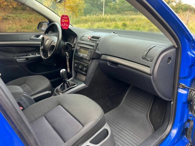 Синій Шкода Октавія, об'ємом двигуна 2 л та пробігом 362 тис. км за 4999 $, фото 21 на Automoto.ua