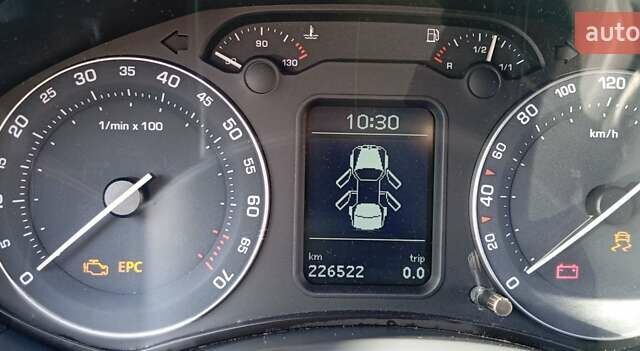 Синий Шкода Октавия, объемом двигателя 1.6 л и пробегом 226 тыс. км за 7000 $, фото 6 на Automoto.ua