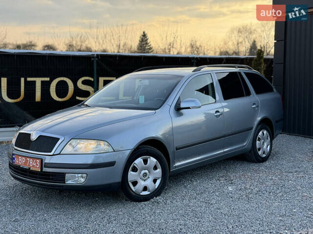 Синий Шкода Октавия, объемом двигателя 1.6 л и пробегом 180 тыс. км за 6150 $, фото 5 на Automoto.ua