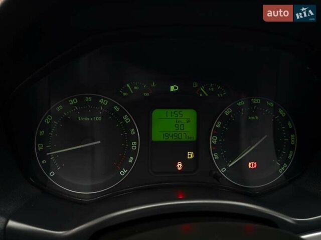 Синій Шкода Октавія, об'ємом двигуна 1.6 л та пробігом 194 тис. км за 6500 $, фото 115 на Automoto.ua
