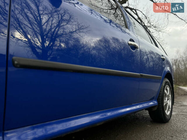 Синий Шкода Октавия, объемом двигателя 1.6 л и пробегом 258 тыс. км за 5350 $, фото 5 на Automoto.ua