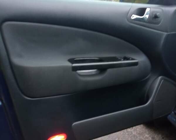 Синій Шкода Октавія, об'ємом двигуна 1.6 л та пробігом 204 тис. км за 5100 $, фото 27 на Automoto.ua