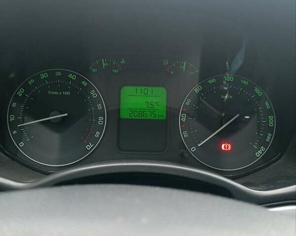 Синий Шкода Октавия, объемом двигателя 1.6 л и пробегом 208 тыс. км за 6500 $, фото 17 на Automoto.ua