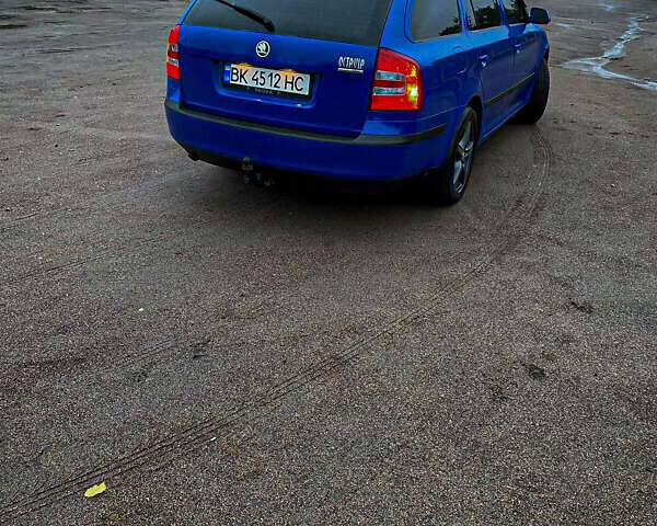 Синий Шкода Октавия, объемом двигателя 1.6 л и пробегом 260 тыс. км за 6300 $, фото 4 на Automoto.ua