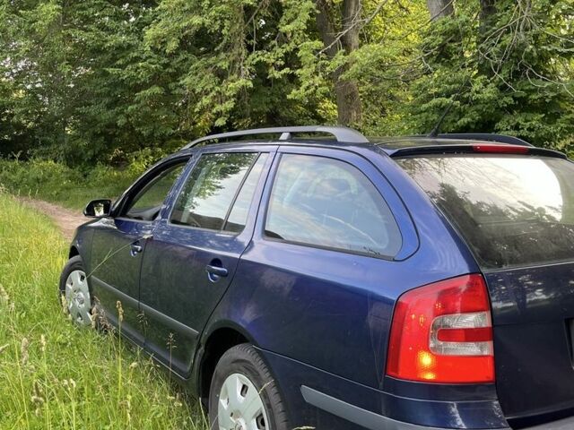 Синій Шкода Октавія, об'ємом двигуна 2 л та пробігом 297 тис. км за 2100 $, фото 2 на Automoto.ua