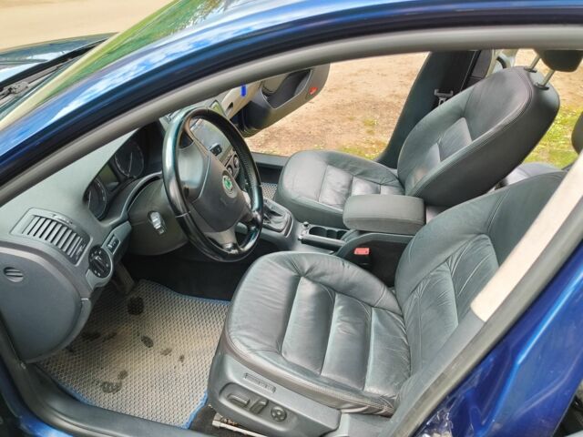 Синій Шкода Октавія, об'ємом двигуна 2 л та пробігом 340 тис. км за 6800 $, фото 4 на Automoto.ua