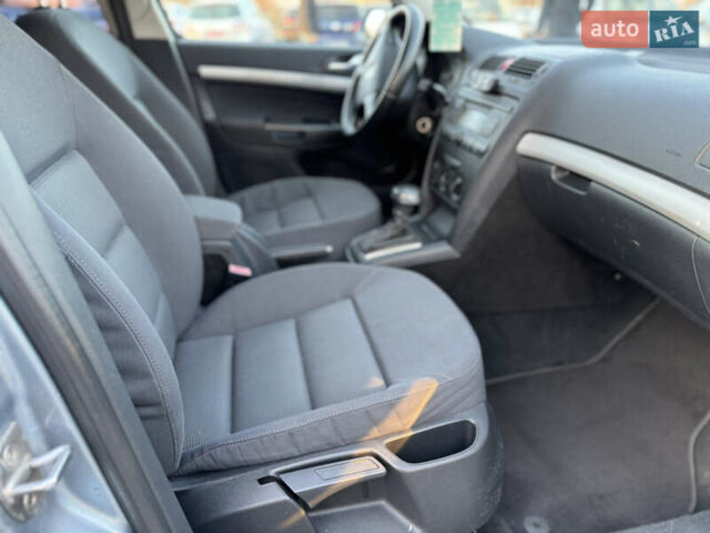 Синий Шкода Октавия, объемом двигателя 1.6 л и пробегом 180 тыс. км за 6150 $, фото 20 на Automoto.ua