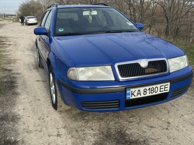 Синій Шкода Октавія, об'ємом двигуна 1.6 л та пробігом 350 тис. км за 3900 $, фото 1 на Automoto.ua