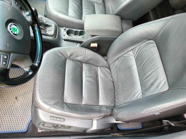 Синій Шкода Октавія, об'ємом двигуна 2 л та пробігом 340 тис. км за 6800 $, фото 9 на Automoto.ua