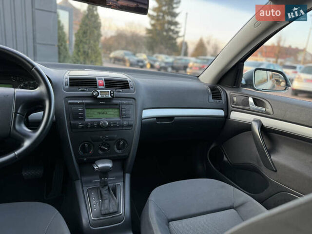 Синий Шкода Октавия, объемом двигателя 1.6 л и пробегом 180 тыс. км за 6150 $, фото 33 на Automoto.ua