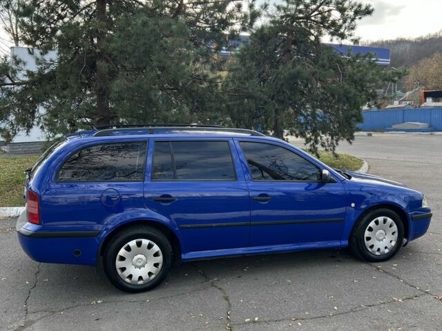 Синий Шкода Октавия, объемом двигателя 1.6 л и пробегом 371 тыс. км за 4200 $, фото 5 на Automoto.ua