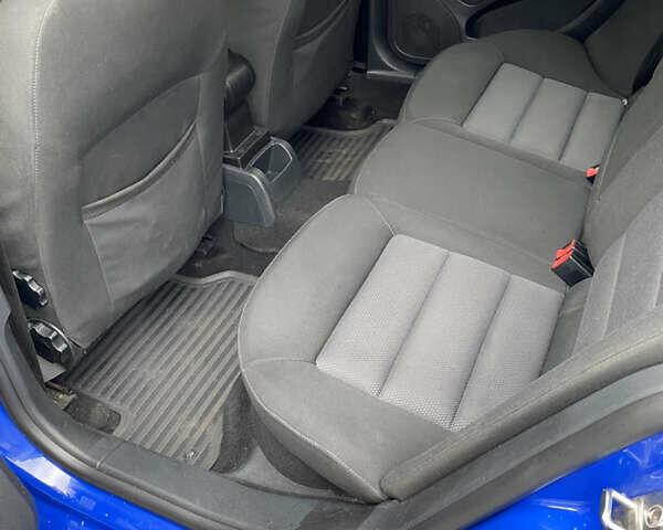 Синий Шкода Октавия, объемом двигателя 1.6 л и пробегом 260 тыс. км за 6300 $, фото 6 на Automoto.ua