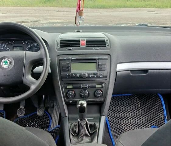 Синій Шкода Октавія, об'ємом двигуна 1.6 л та пробігом 212 тис. км за 6000 $, фото 9 на Automoto.ua