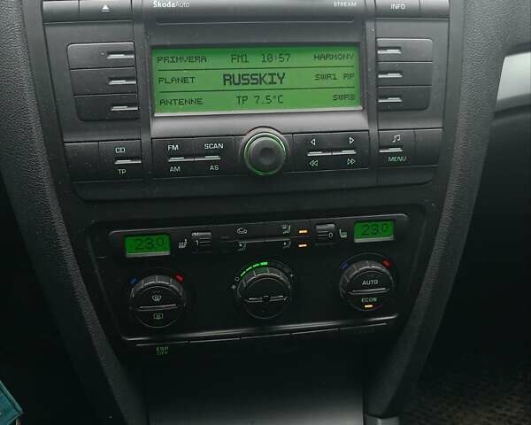 Синий Шкода Октавия, объемом двигателя 1.6 л и пробегом 208 тыс. км за 6500 $, фото 11 на Automoto.ua