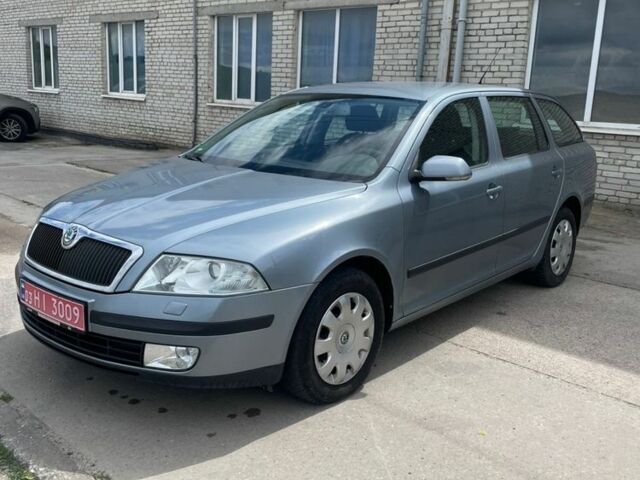 Синий Шкода Октавия, объемом двигателя 1.6 л и пробегом 228 тыс. км за 6150 $, фото 1 на Automoto.ua
