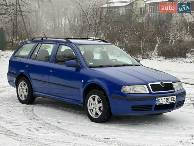 Синий Шкода Октавия, объемом двигателя 1.6 л и пробегом 260 тыс. км за 5000 $, фото 5 на Automoto.ua