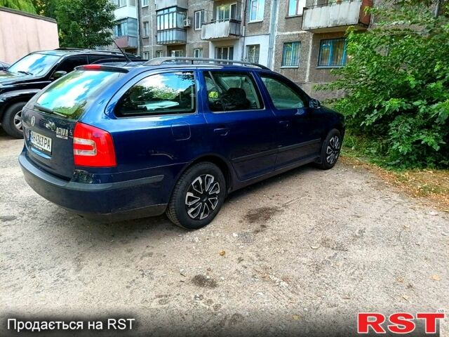 Синий Шкода Октавия, объемом двигателя 1.6 л и пробегом 250 тыс. км за 6000 $, фото 3 на Automoto.ua