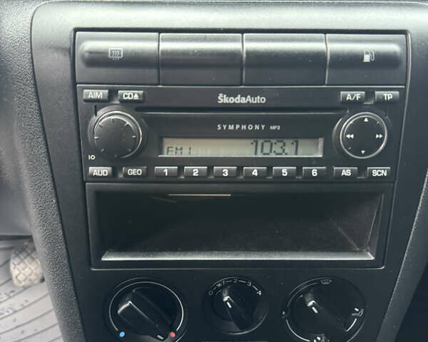 Синий Шкода Октавия, объемом двигателя 1.6 л и пробегом 258 тыс. км за 5350 $, фото 33 на Automoto.ua