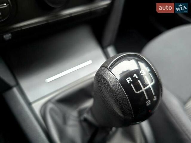 Синій Шкода Октавія, об'ємом двигуна 1.6 л та пробігом 194 тис. км за 6500 $, фото 157 на Automoto.ua