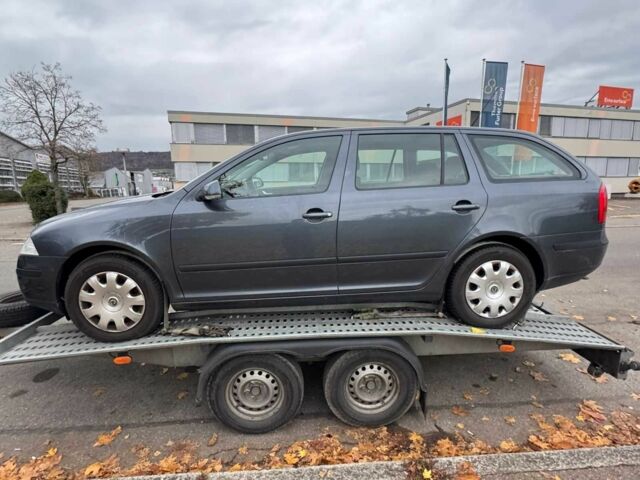 Синий Шкода Октавия, объемом двигателя 2 л и пробегом 319 тыс. км за 3600 $, фото 5 на Automoto.ua