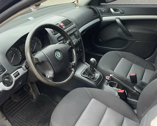 Синий Шкода Октавия, объемом двигателя 1.6 л и пробегом 298 тыс. км за 5100 $, фото 24 на Automoto.ua