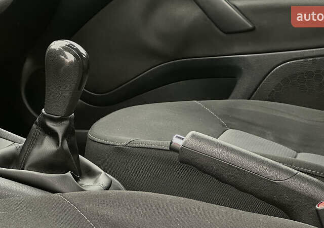 Синій Шкода Октавія, об'ємом двигуна 1.6 л та пробігом 212 тис. км за 6250 $, фото 53 на Automoto.ua