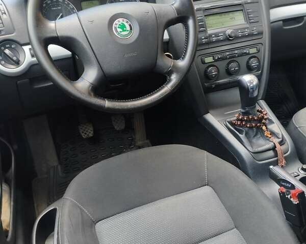 Синій Шкода Октавія, об'ємом двигуна 1.6 л та пробігом 262 тис. км за 5999 $, фото 13 на Automoto.ua