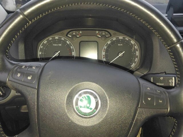 Синий Шкода Октавия, объемом двигателя 2 л и пробегом 319 тыс. км за 3600 $, фото 9 на Automoto.ua