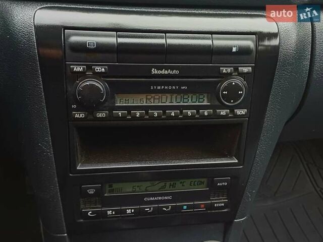 Синий Шкода Октавия, объемом двигателя 1.6 л и пробегом 237 тыс. км за 5250 $, фото 65 на Automoto.ua