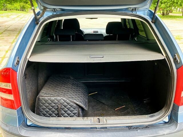 Синій Шкода Октавія, об'ємом двигуна 1.9 л та пробігом 296 тис. км за 6500 $, фото 4 на Automoto.ua