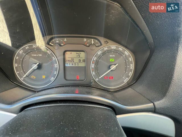 Синий Шкода Октавия, объемом двигателя 1.9 л и пробегом 239 тыс. км за 5700 $, фото 14 на Automoto.ua