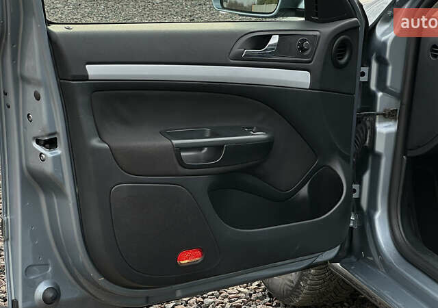 Синій Шкода Октавія, об'ємом двигуна 1.6 л та пробігом 212 тис. км за 6250 $, фото 46 на Automoto.ua