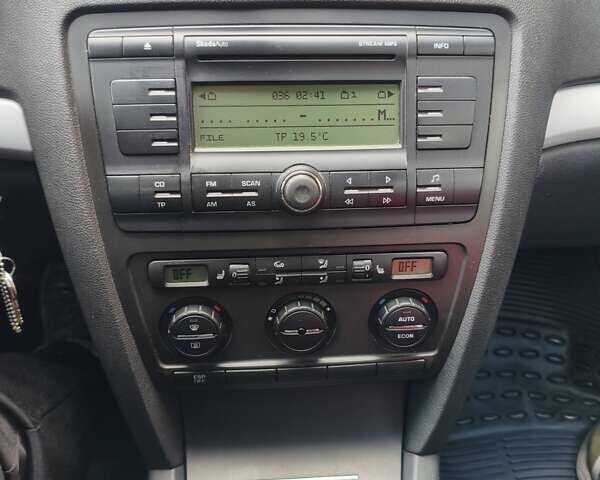 Синій Шкода Октавія, об'ємом двигуна 1.6 л та пробігом 262 тис. км за 5999 $, фото 16 на Automoto.ua