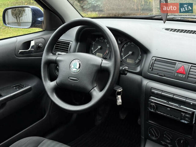 Синій Шкода Октавія, об'ємом двигуна 1.6 л та пробігом 205 тис. км за 4999 $, фото 8 на Automoto.ua