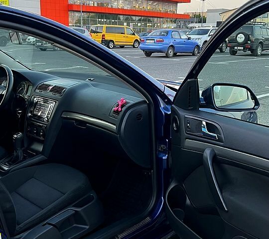 Синий Шкода Октавия, объемом двигателя 1.6 л и пробегом 234 тыс. км за 6000 $, фото 10 на Automoto.ua