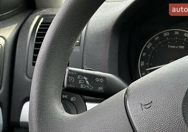 Синій Шкода Октавія, об'ємом двигуна 1.6 л та пробігом 212 тис. км за 6250 $, фото 58 на Automoto.ua