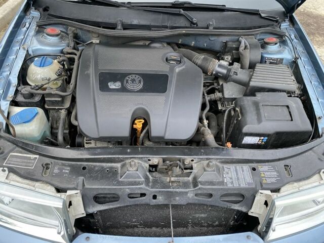 Синий Шкода Октавия, объемом двигателя 1.6 л и пробегом 254 тыс. км за 6000 $, фото 5 на Automoto.ua