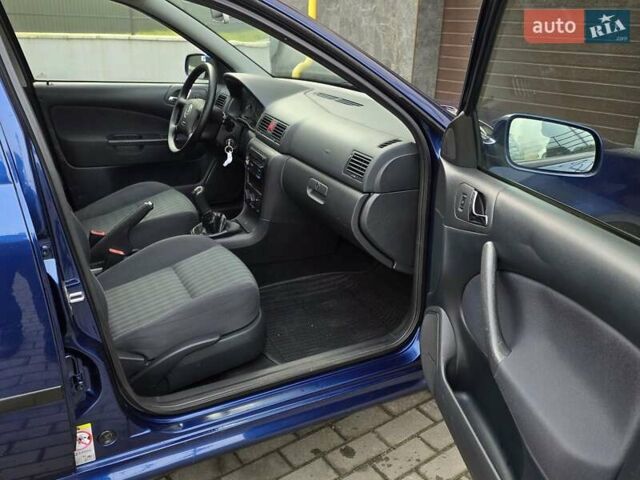 Синий Шкода Октавия, объемом двигателя 1.6 л и пробегом 205 тыс. км за 4999 $, фото 28 на Automoto.ua