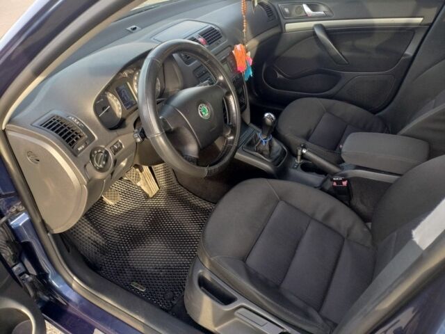 Синій Шкода Октавія, об'ємом двигуна 1.6 л та пробігом 285 тис. км за 7200 $, фото 4 на Automoto.ua