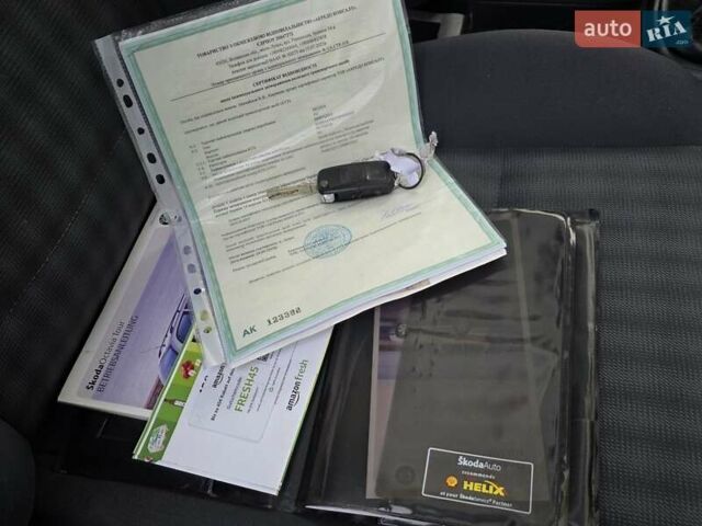 Синий Шкода Октавия, объемом двигателя 1.6 л и пробегом 205 тыс. км за 4999 $, фото 33 на Automoto.ua